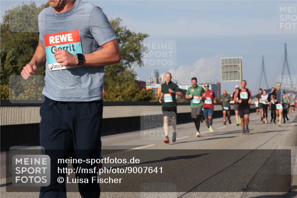 03.10.2025 - Köhlbrandbrückenlauf Luisa Fischer http://msf.ph/oto/9007641 03.10.2025 10:49:25 Position 3  meine-sportfotos.de