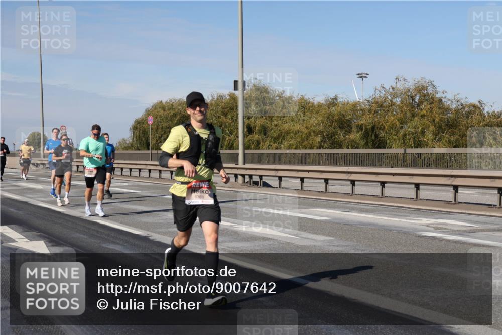 03.10.2025 - Köhlbrandbrückenlauf Julia Fischer http://msf.ph/oto/9007642 03.10.2025 12:48:02 Position 3 6368 meine-sportfotos.de