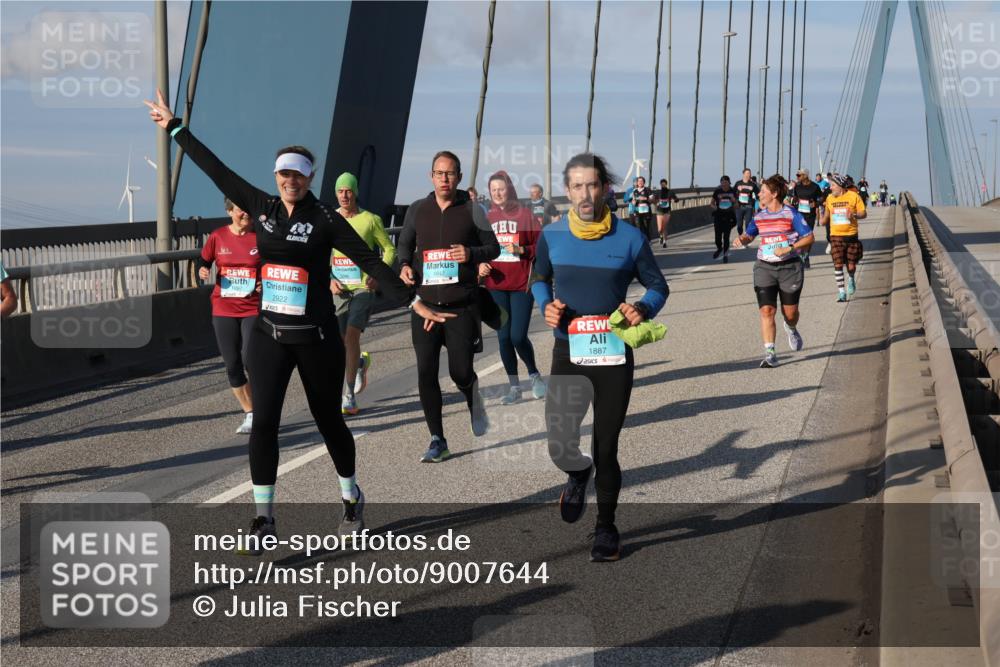 03.10.2025 - Köhlbrandbrückenlauf Julia Fischer http://msf.ph/oto/9007644 03.10.2025 10:00:37 Position 2 2922, 1942, 1887 meine-sportfotos.de