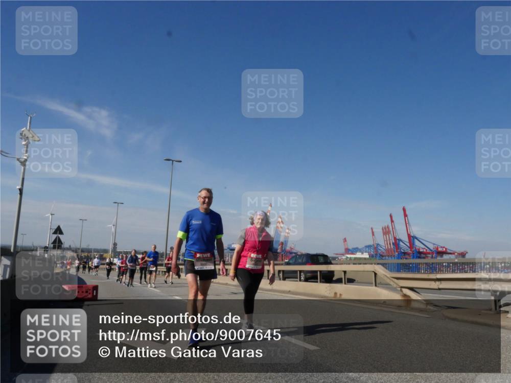 03.10.2025 - Köhlbrandbrückenlauf Matties Gatica Varas http://msf.ph/oto/9007645 03.10.2025 13:03:14 Position 2  meine-sportfotos.de