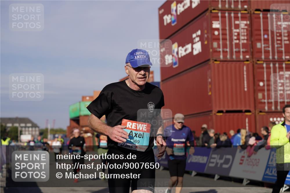 03.10.2025 - Köhlbrandbrückenlauf Michael Burmester http://msf.ph/oto/9007650 03.10.2025 10:09:12 Ziel 1163, 1250, 1369, 1391, 1419, 1478, 1507, 1600, 2677, 3006, 3010, 3743 meine-sportfotos.de