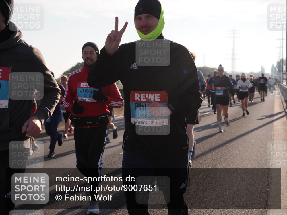03.10.2025 - Köhlbrandbrückenlauf Fabian Wolf http://msf.ph/oto/9007651 03.10.2025 09:20:17 Position 3 3216, 1835 meine-sportfotos.de