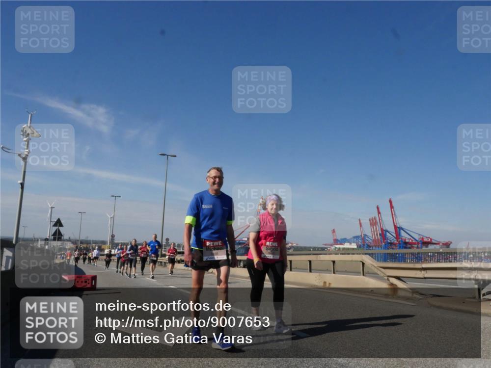 03.10.2025 - Köhlbrandbrückenlauf Matties Gatica Varas http://msf.ph/oto/9007653 03.10.2025 13:03:15 Position 2 6468 meine-sportfotos.de