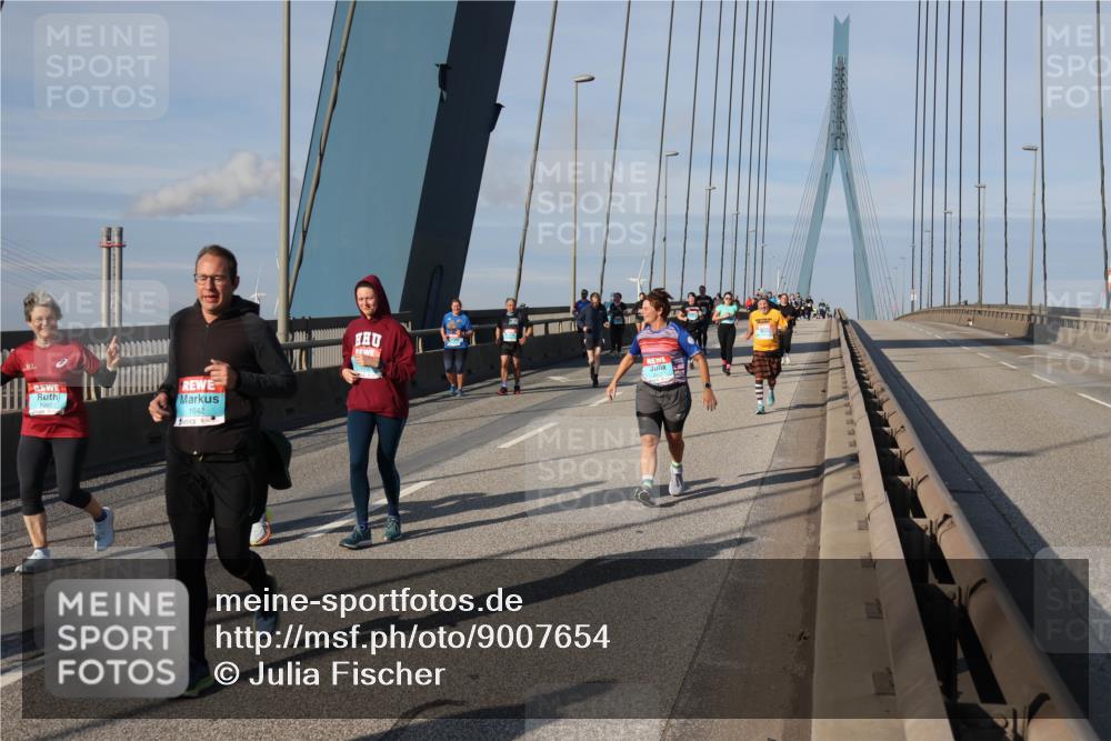 03.10.2025 - Köhlbrandbrückenlauf Julia Fischer http://msf.ph/oto/9007654 03.10.2025 10:00:39 Position 2 1942 meine-sportfotos.de