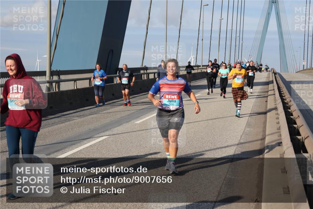 03.10.2025 - Köhlbrandbrückenlauf Julia Fischer http://msf.ph/oto/9007656 03.10.2025 10:00:40 Position 2 2935 meine-sportfotos.de