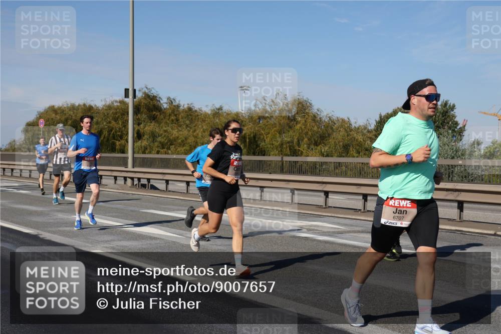 03.10.2025 - Köhlbrandbrückenlauf Julia Fischer http://msf.ph/oto/9007657 03.10.2025 12:48:05 Position 3 6707 meine-sportfotos.de