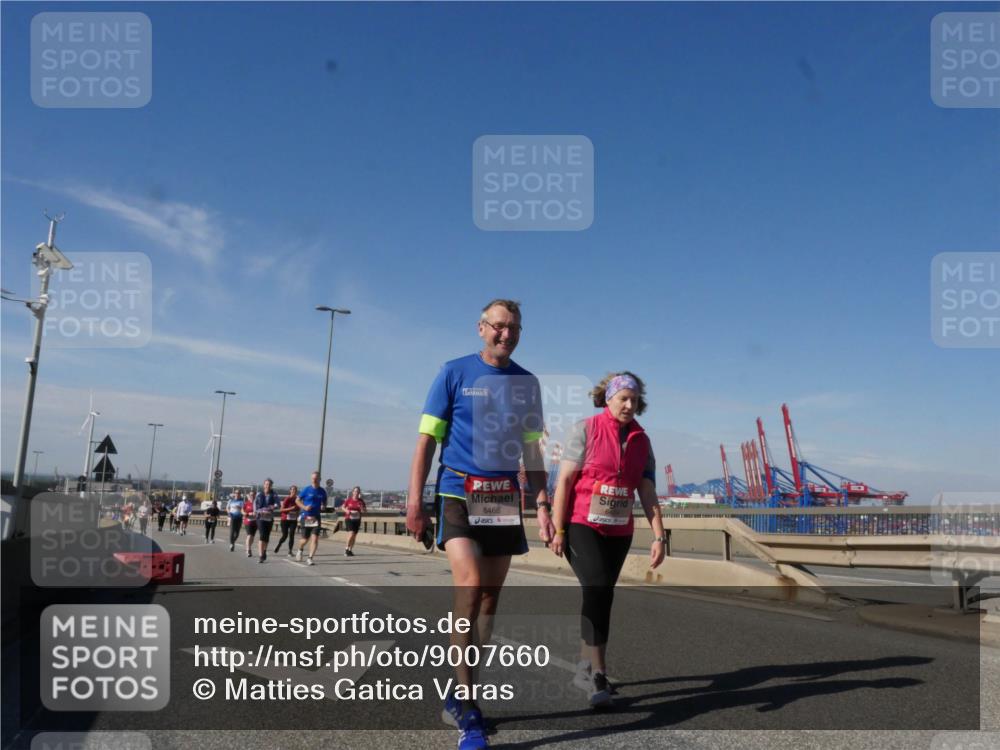 03.10.2025 - Köhlbrandbrückenlauf Matties Gatica Varas http://msf.ph/oto/9007660 03.10.2025 13:03:15 Position 2 6468 meine-sportfotos.de