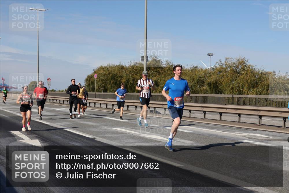 03.10.2025 - Köhlbrandbrückenlauf Julia Fischer http://msf.ph/oto/9007662 03.10.2025 12:48:06 Position 3  meine-sportfotos.de