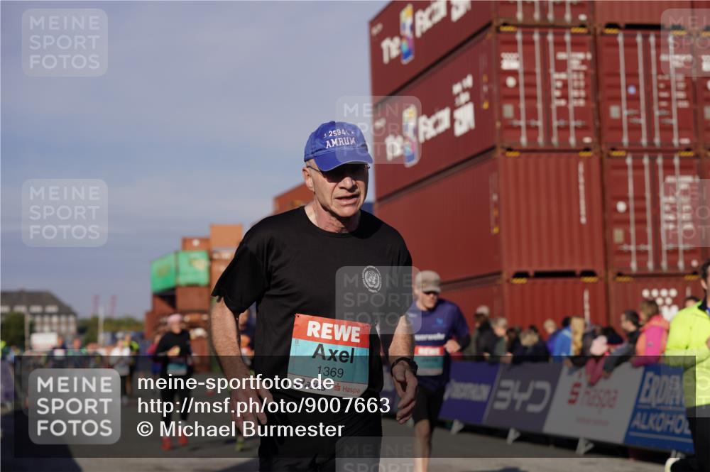 03.10.2025 - Köhlbrandbrückenlauf Michael Burmester http://msf.ph/oto/9007663 03.10.2025 10:09:12 Ziel 1163, 1250, 1369, 1391, 1419, 1478, 1507, 1600, 2677, 3006, 3010, 3743 meine-sportfotos.de