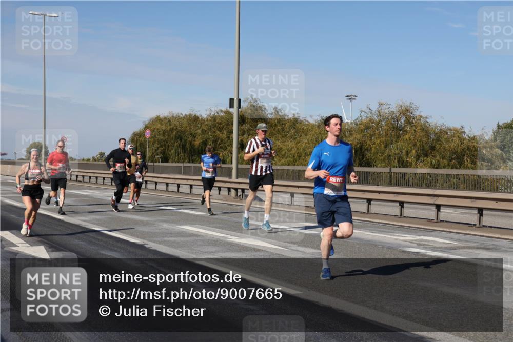 03.10.2025 - Köhlbrandbrückenlauf Julia Fischer http://msf.ph/oto/9007665 03.10.2025 12:48:07 Position 3  meine-sportfotos.de