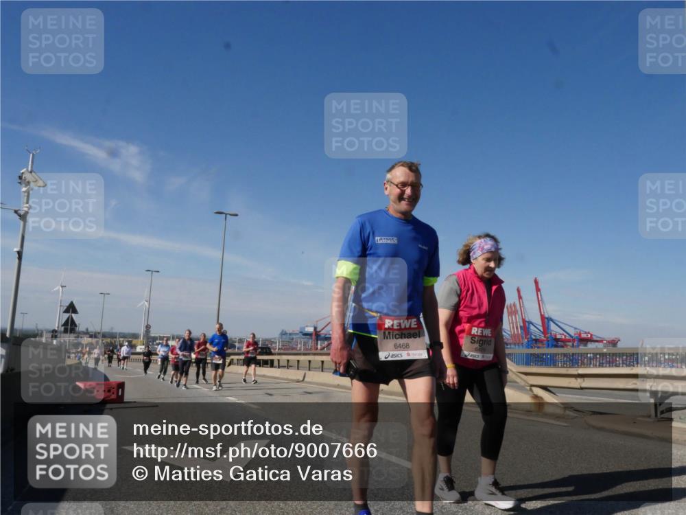 03.10.2025 - Köhlbrandbrückenlauf Matties Gatica Varas http://msf.ph/oto/9007666 03.10.2025 13:03:16 Position 2 6468 meine-sportfotos.de