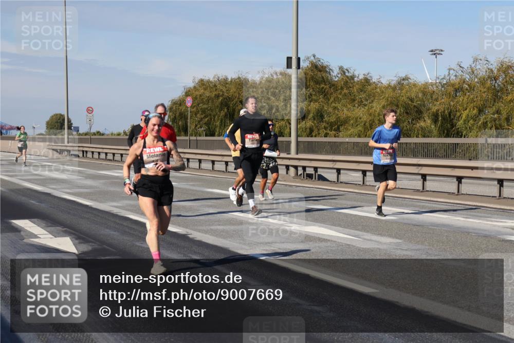 03.10.2025 - Köhlbrandbrückenlauf Julia Fischer http://msf.ph/oto/9007669 03.10.2025 12:48:08 Position 3  meine-sportfotos.de
