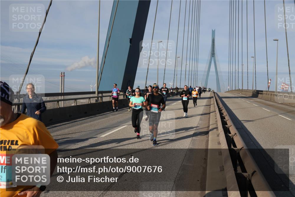 03.10.2025 - Köhlbrandbrückenlauf Julia Fischer http://msf.ph/oto/9007676 03.10.2025 10:00:46 Position 2 2 meine-sportfotos.de