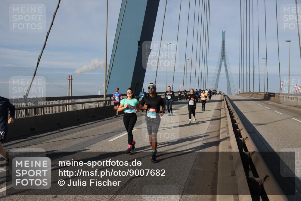 03.10.2025 - Köhlbrandbrückenlauf Julia Fischer http://msf.ph/oto/9007682 03.10.2025 10:00:47 Position 2 2676 meine-sportfotos.de