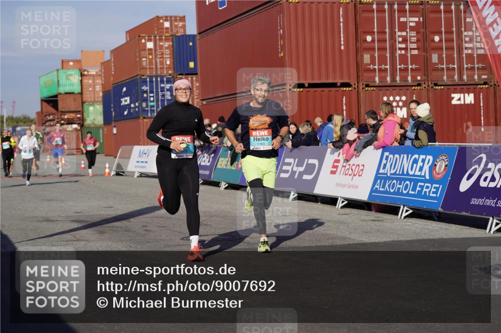03.10.2025 - Köhlbrandbrückenlauf Michael Burmester http://msf.ph/oto/9007692 03.10.2025 10:09:14 Ziel 1163, 1250, 1369, 1391, 1419, 1478, 1600, 1742, 1805, 2677, 3743 meine-sportfotos.de