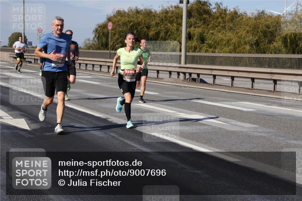 03.10.2025 - Köhlbrandbrückenlauf Julia Fischer http://msf.ph/oto/9007696 03.10.2025 12:48:16 Position 3 4292 meine-sportfotos.de