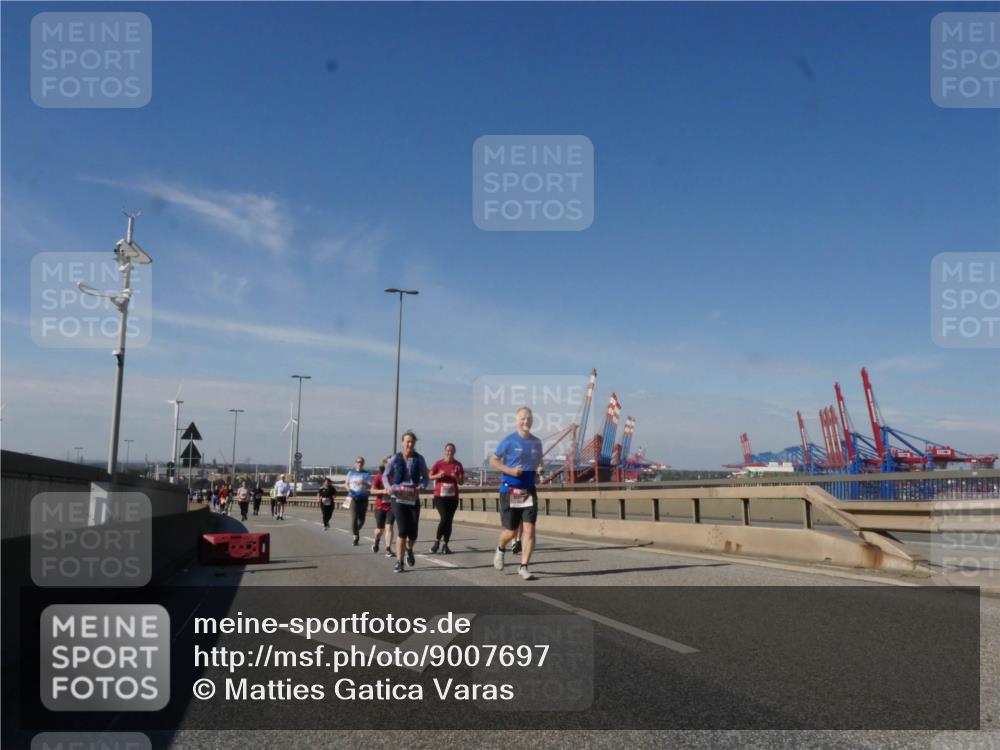 03.10.2025 - Köhlbrandbrückenlauf Matties Gatica Varas http://msf.ph/oto/9007697 03.10.2025 13:03:19 Position 2  meine-sportfotos.de