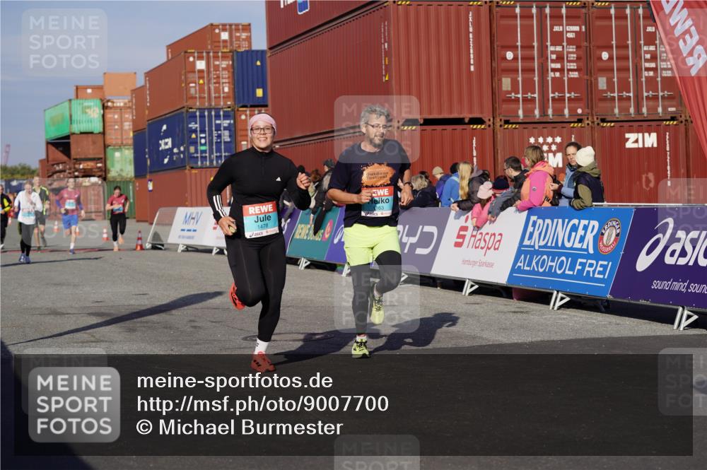 03.10.2025 - Köhlbrandbrückenlauf Michael Burmester http://msf.ph/oto/9007700 03.10.2025 10:09:15 Ziel 1163, 1250, 1369, 1391, 1419, 1478, 1600, 1742, 1805, 1901, 3743 meine-sportfotos.de