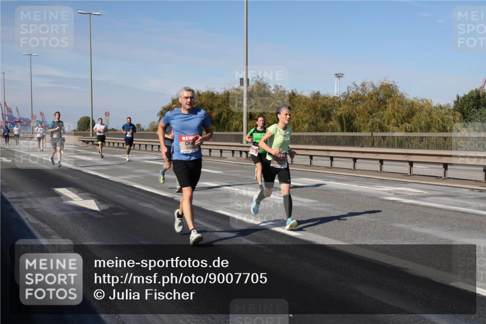 03.10.2025 - Köhlbrandbrückenlauf Julia Fischer http://msf.ph/oto/9007705 03.10.2025 12:48:17 Position 3 4284 meine-sportfotos.de