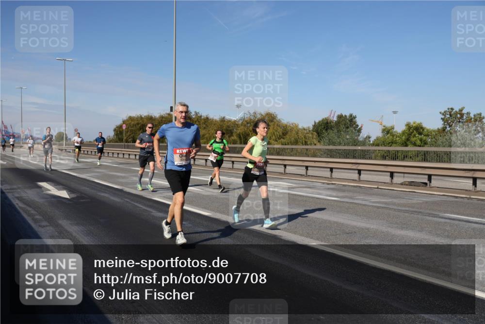 03.10.2025 - Köhlbrandbrückenlauf Julia Fischer http://msf.ph/oto/9007708 03.10.2025 12:48:17 Position 3  meine-sportfotos.de
