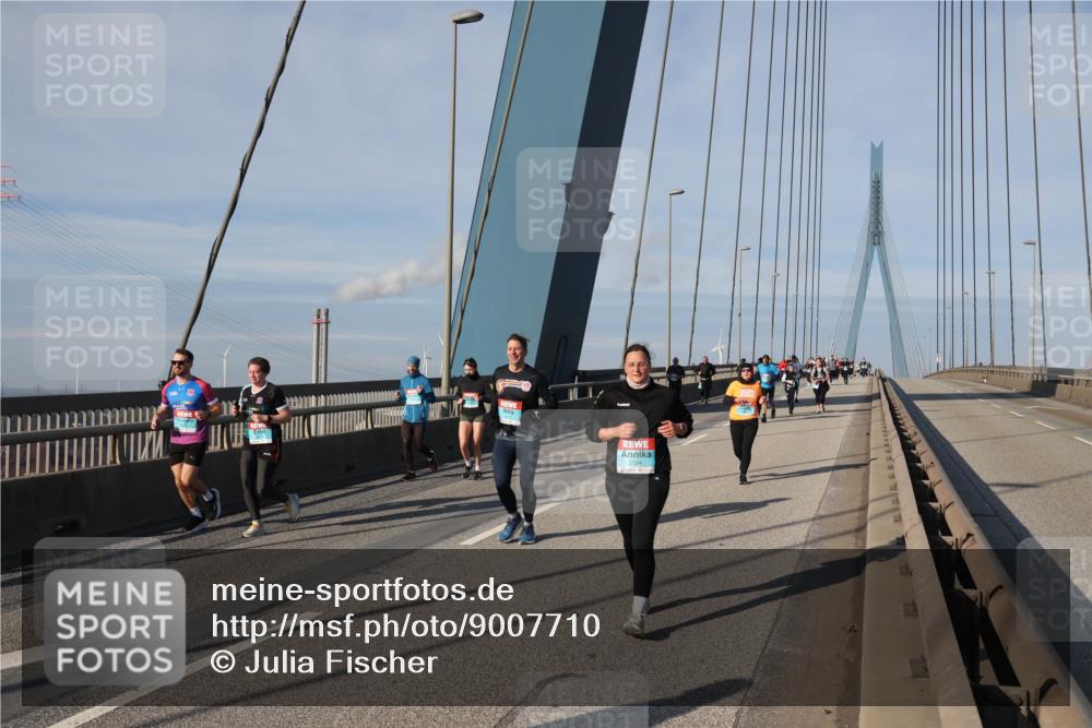 03.10.2025 - Köhlbrandbrückenlauf Julia Fischer http://msf.ph/oto/9007710 03.10.2025 10:00:50 Position 2 2534 meine-sportfotos.de