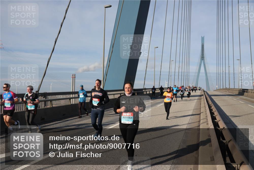 03.10.2025 - Köhlbrandbrückenlauf Julia Fischer http://msf.ph/oto/9007716 03.10.2025 10:00:51 Position 2 2534 meine-sportfotos.de