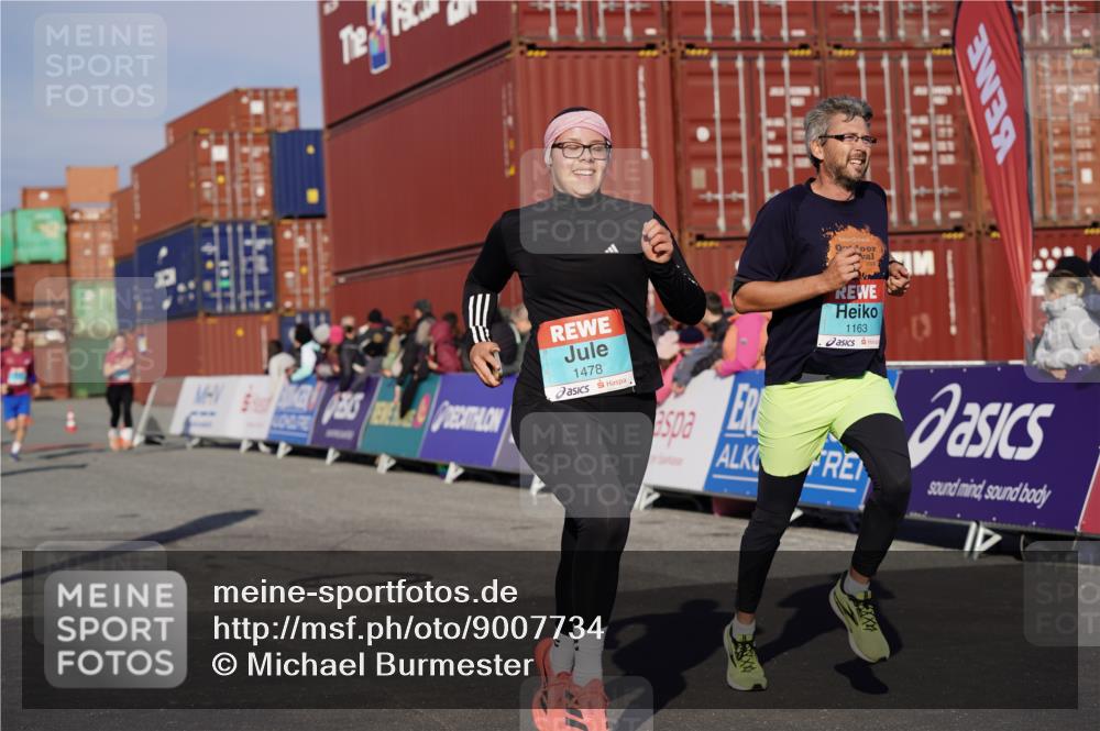 03.10.2025 - Köhlbrandbrückenlauf Michael Burmester http://msf.ph/oto/9007734 03.10.2025 10:09:15 Ziel 1163, 1250, 1369, 1391, 1419, 1478, 1600, 1742, 1805, 1901, 3743 meine-sportfotos.de