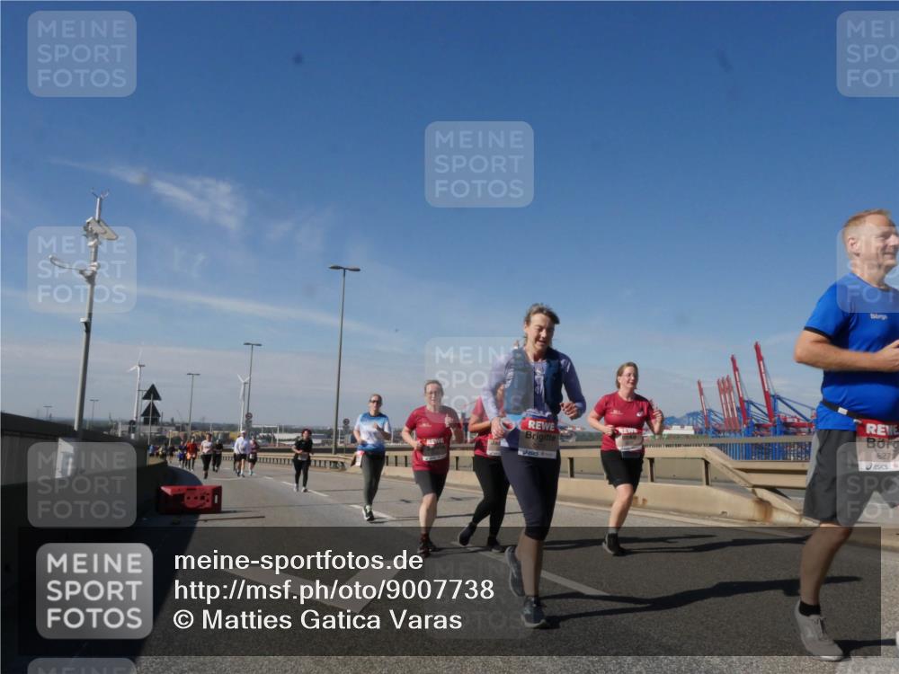 03.10.2025 - Köhlbrandbrückenlauf Matties Gatica Varas http://msf.ph/oto/9007738 03.10.2025 13:03:22 Position 2 6278 meine-sportfotos.de
