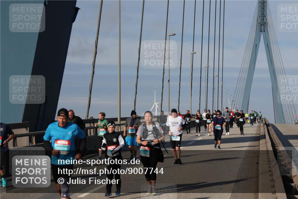 03.10.2025 - Köhlbrandbrückenlauf Julia Fischer http://msf.ph/oto/9007744 03.10.2025 10:00:57 Position 2  meine-sportfotos.de