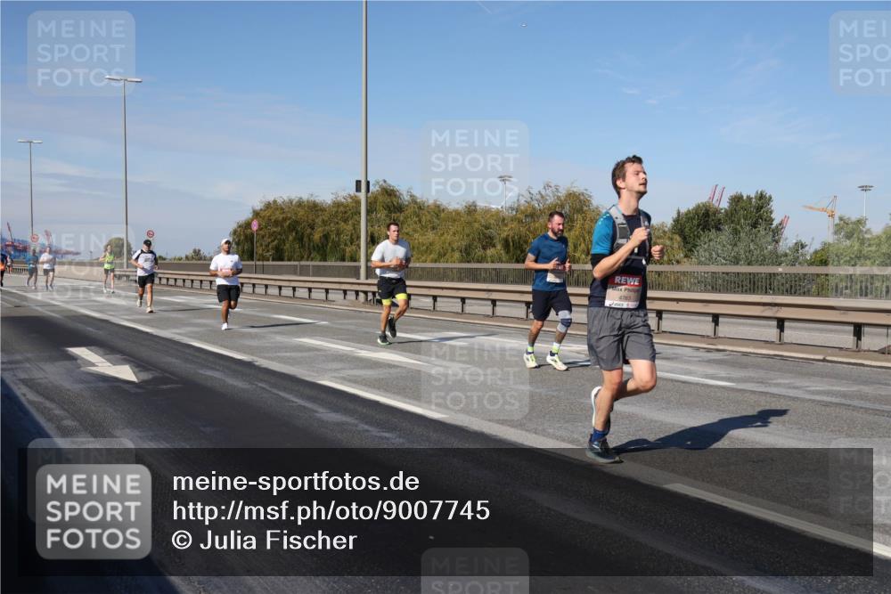 03.10.2025 - Köhlbrandbrückenlauf Julia Fischer http://msf.ph/oto/9007745 03.10.2025 12:48:22 Position 3 4763 meine-sportfotos.de