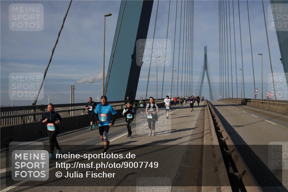 03.10.2025 - Köhlbrandbrückenlauf Julia Fischer http://msf.ph/oto/9007749 03.10.2025 10:00:58 Position 2  meine-sportfotos.de