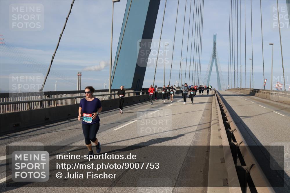 03.10.2025 - Köhlbrandbrückenlauf Julia Fischer http://msf.ph/oto/9007753 03.10.2025 10:01:08 Position 2  meine-sportfotos.de