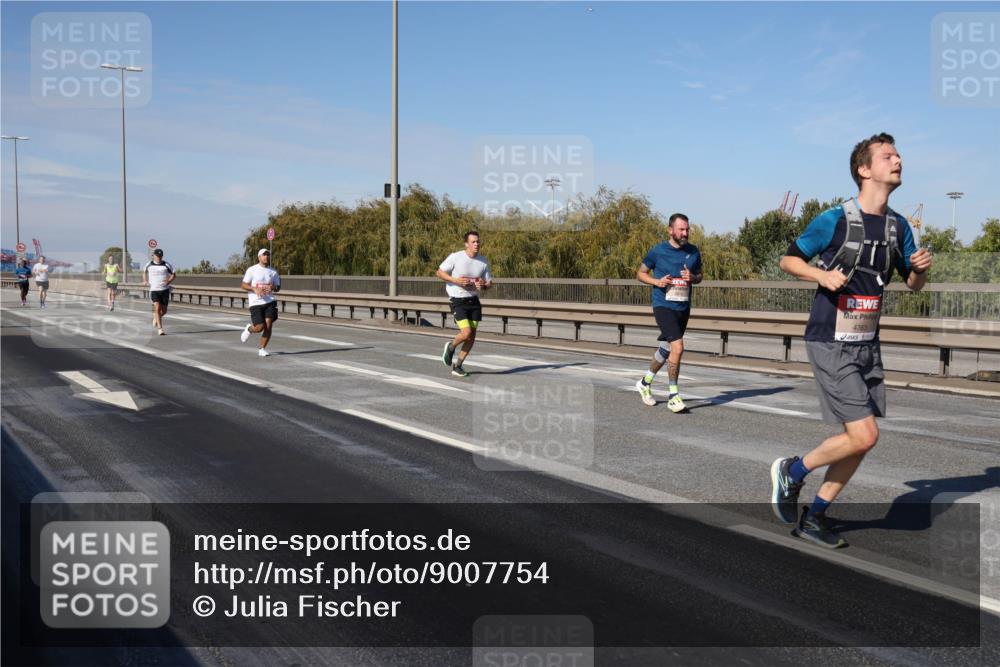 03.10.2025 - Köhlbrandbrückenlauf Julia Fischer http://msf.ph/oto/9007754 03.10.2025 12:48:23 Position 3 4763 meine-sportfotos.de