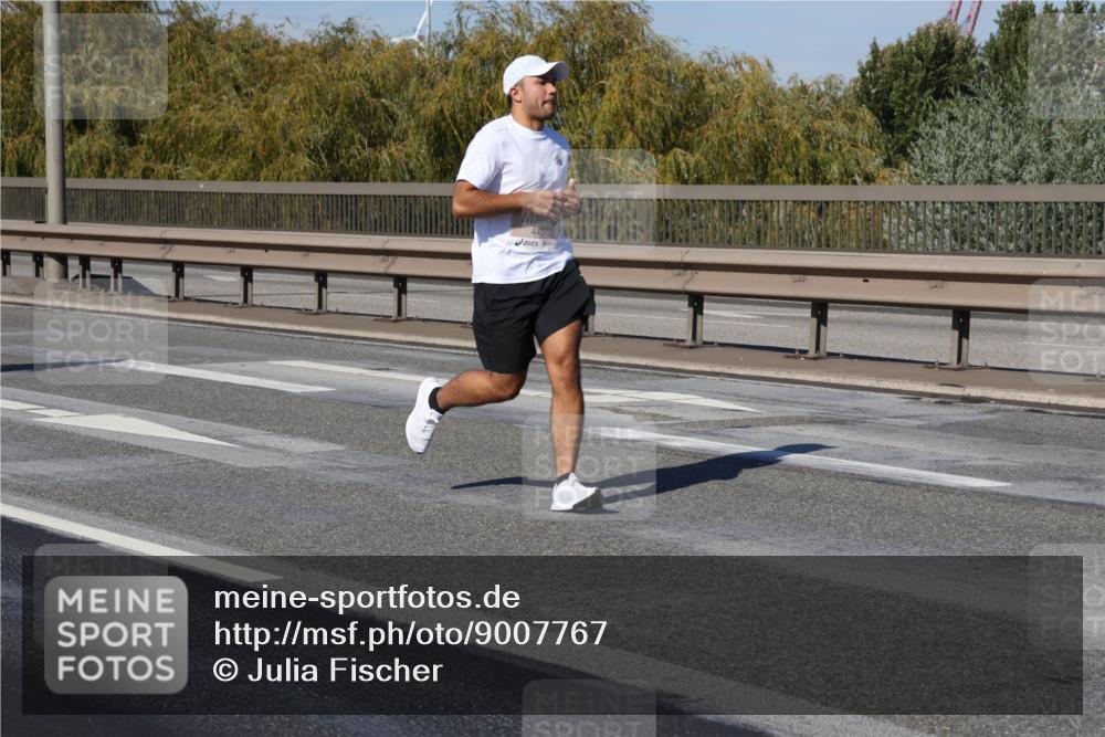 03.10.2025 - Köhlbrandbrückenlauf Julia Fischer http://msf.ph/oto/9007767 03.10.2025 12:48:25 Position 3 4407 meine-sportfotos.de