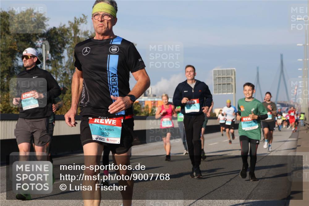 03.10.2025 - Köhlbrandbrückenlauf Luisa Fischer http://msf.ph/oto/9007768 03.10.2025 10:49:34 Position 3 1207, 3832, 3498 meine-sportfotos.de