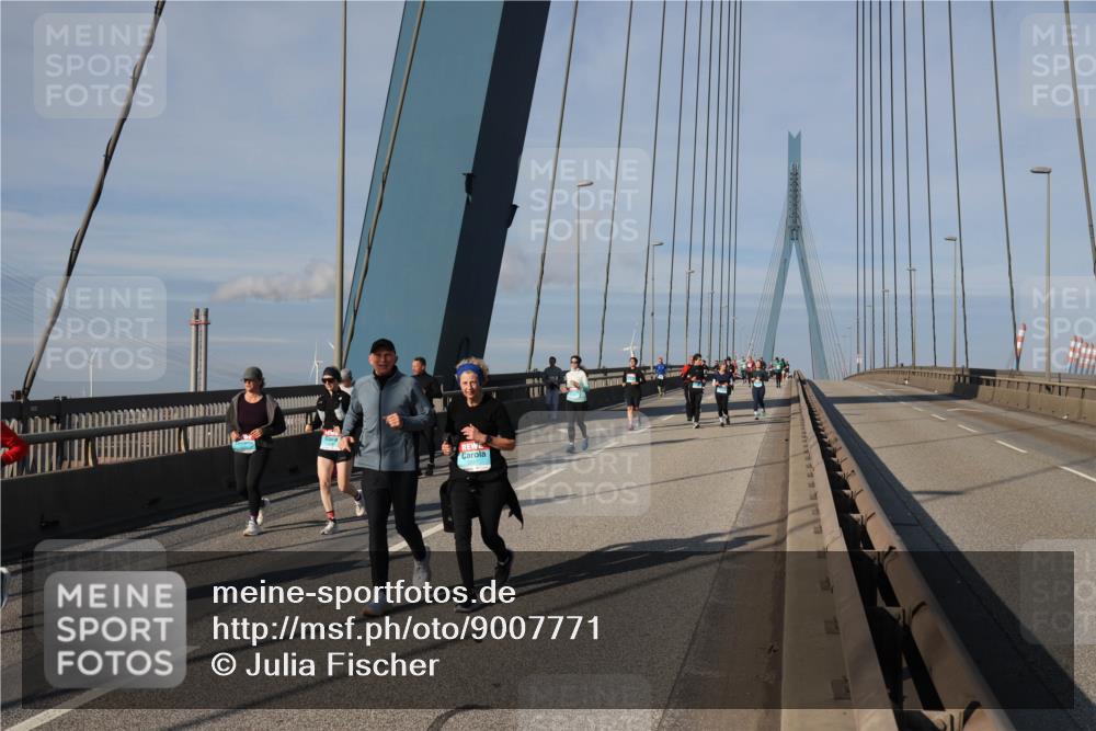03.10.2025 - Köhlbrandbrückenlauf Julia Fischer http://msf.ph/oto/9007771 03.10.2025 10:01:14 Position 2  meine-sportfotos.de