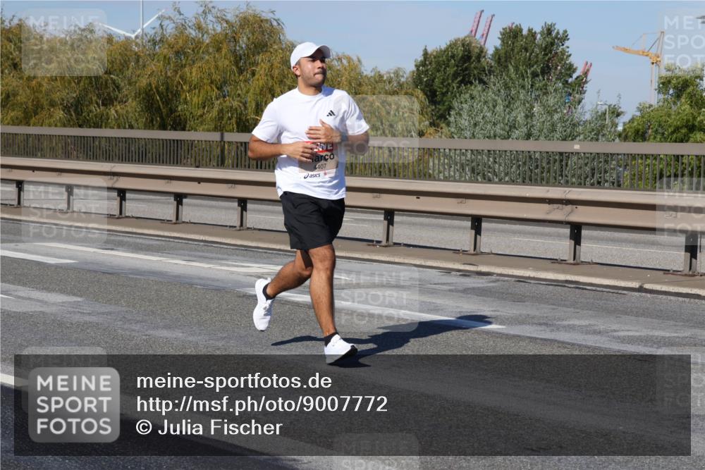 03.10.2025 - Köhlbrandbrückenlauf Julia Fischer http://msf.ph/oto/9007772 03.10.2025 12:48:26 Position 3 4407 meine-sportfotos.de