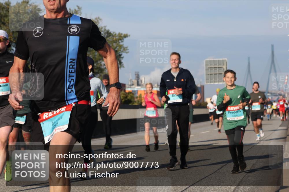 03.10.2025 - Köhlbrandbrückenlauf Luisa Fischer http://msf.ph/oto/9007773 03.10.2025 10:49:34 Position 3 74 meine-sportfotos.de