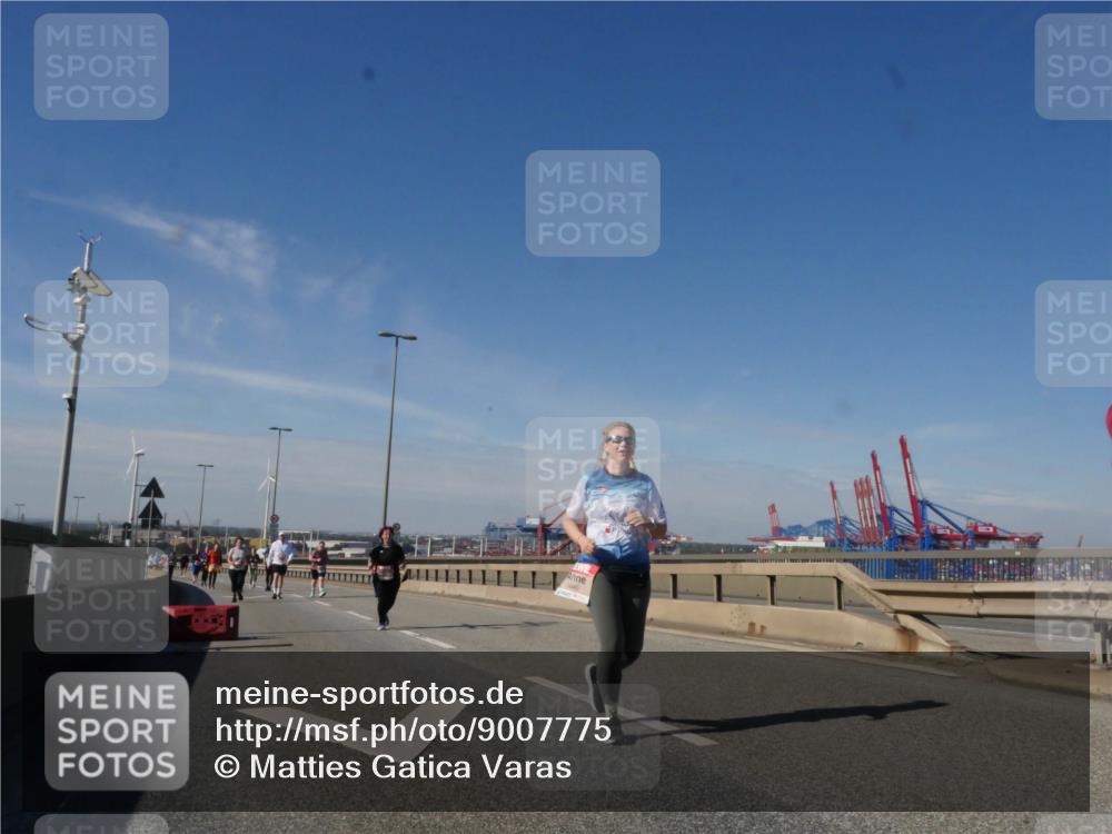 03.10.2025 - Köhlbrandbrückenlauf Matties Gatica Varas http://msf.ph/oto/9007775 03.10.2025 13:03:24 Position 2  meine-sportfotos.de