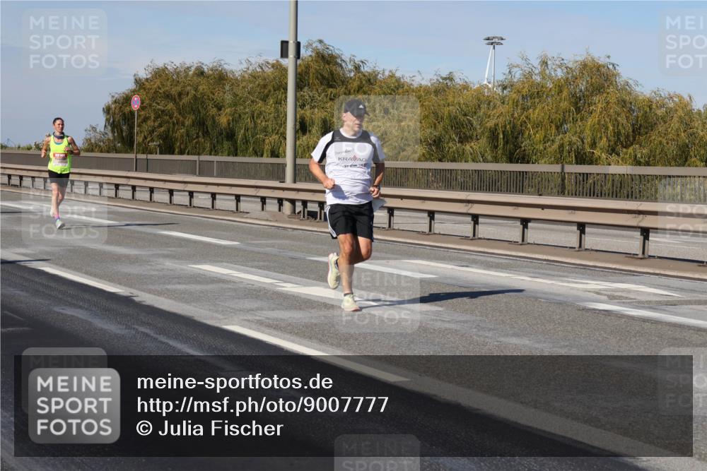 03.10.2025 - Köhlbrandbrückenlauf Julia Fischer http://msf.ph/oto/9007777 03.10.2025 12:48:27 Position 3  meine-sportfotos.de