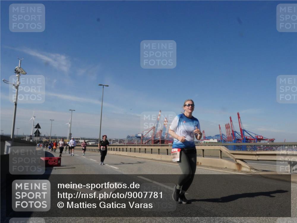 03.10.2025 - Köhlbrandbrückenlauf Matties Gatica Varas http://msf.ph/oto/9007781 03.10.2025 13:03:25 Position 2  meine-sportfotos.de