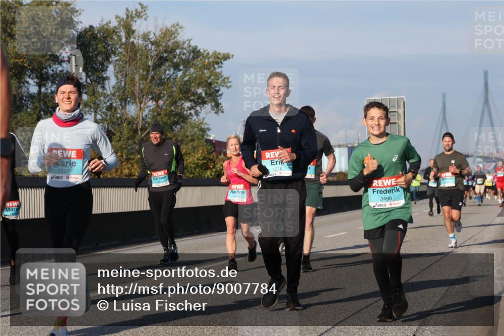 03.10.2025 - Köhlbrandbrückenlauf Luisa Fischer http://msf.ph/oto/9007784 03.10.2025 10:49:35 Position 3 1966, 3227, 3301, 3251, 1216, 3498 meine-sportfotos.de