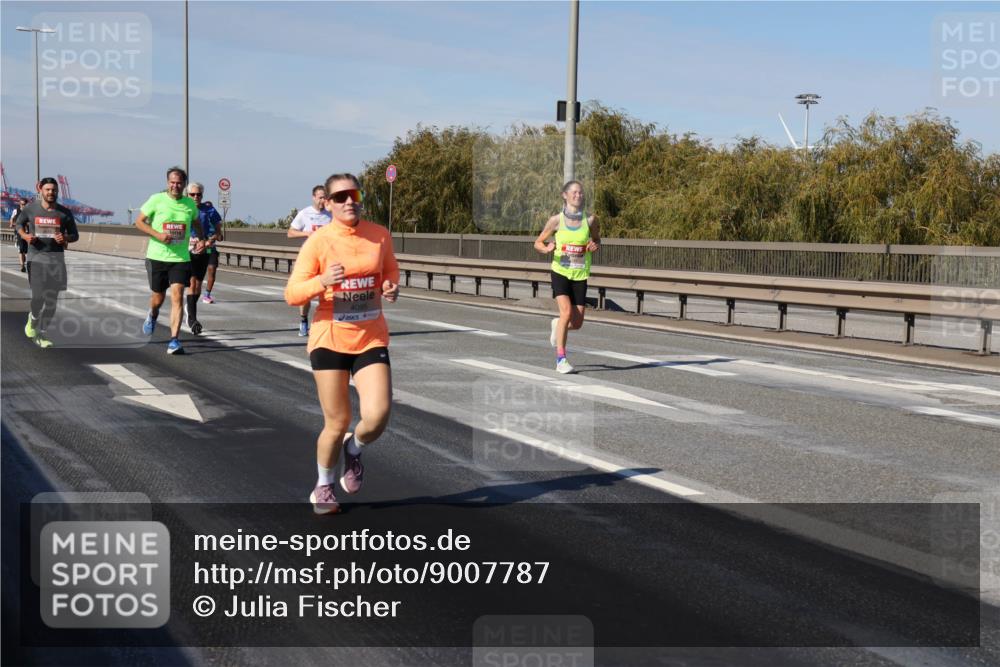 03.10.2025 - Köhlbrandbrückenlauf Julia Fischer http://msf.ph/oto/9007787 03.10.2025 12:48:30 Position 3 4095 meine-sportfotos.de
