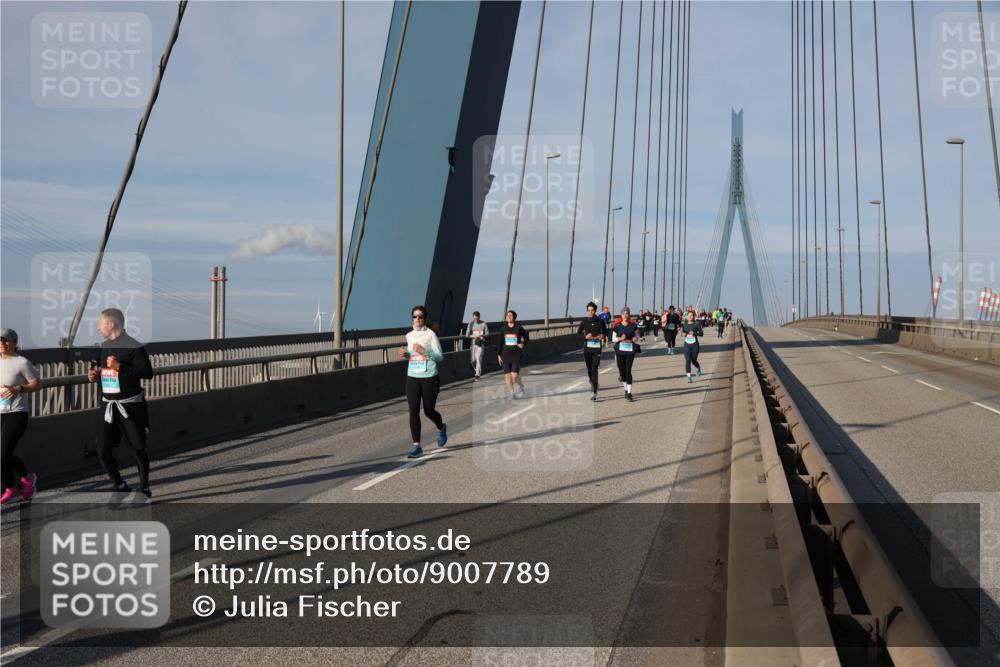 03.10.2025 - Köhlbrandbrückenlauf Julia Fischer http://msf.ph/oto/9007789 03.10.2025 10:01:18 Position 2  meine-sportfotos.de
