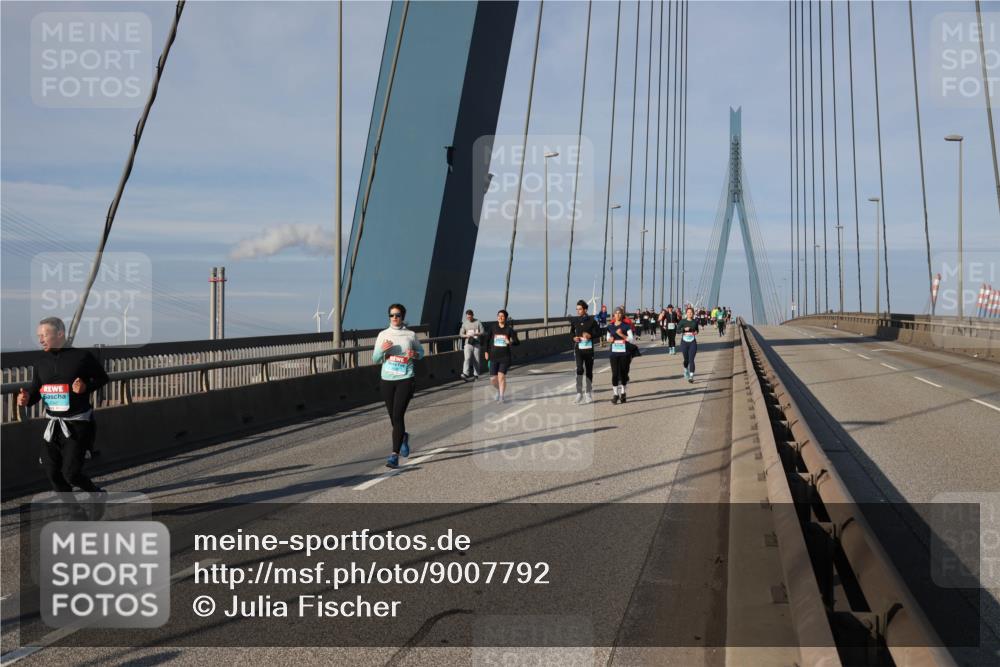 03.10.2025 - Köhlbrandbrückenlauf Julia Fischer http://msf.ph/oto/9007792 03.10.2025 10:01:18 Position 2  meine-sportfotos.de