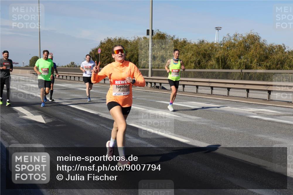 03.10.2025 - Köhlbrandbrückenlauf Julia Fischer http://msf.ph/oto/9007794 03.10.2025 12:48:30 Position 3 4095 meine-sportfotos.de