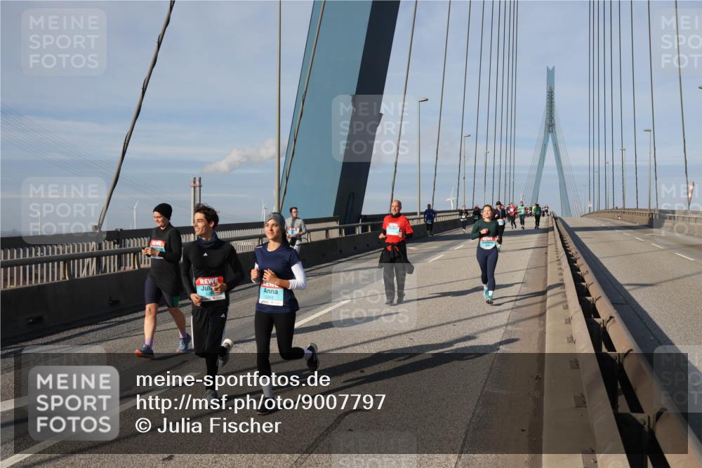 03.10.2025 - Köhlbrandbrückenlauf Julia Fischer http://msf.ph/oto/9007797 03.10.2025 10:01:22 Position 2 2263 meine-sportfotos.de