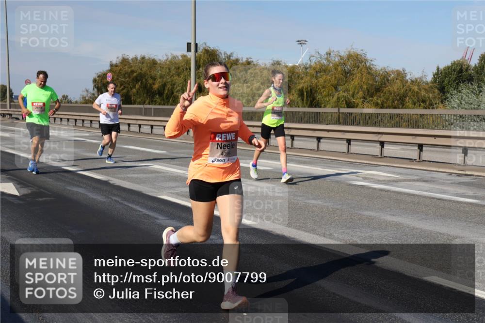 03.10.2025 - Köhlbrandbrückenlauf Julia Fischer http://msf.ph/oto/9007799 03.10.2025 12:48:31 Position 3 4095 meine-sportfotos.de