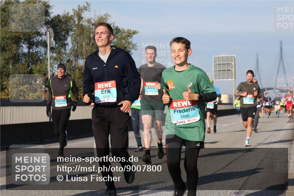 03.10.2025 - Köhlbrandbrückenlauf Luisa Fischer http://msf.ph/oto/9007800 03.10.2025 10:49:36 Position 3 3659, 1216, 3301, 3498 meine-sportfotos.de