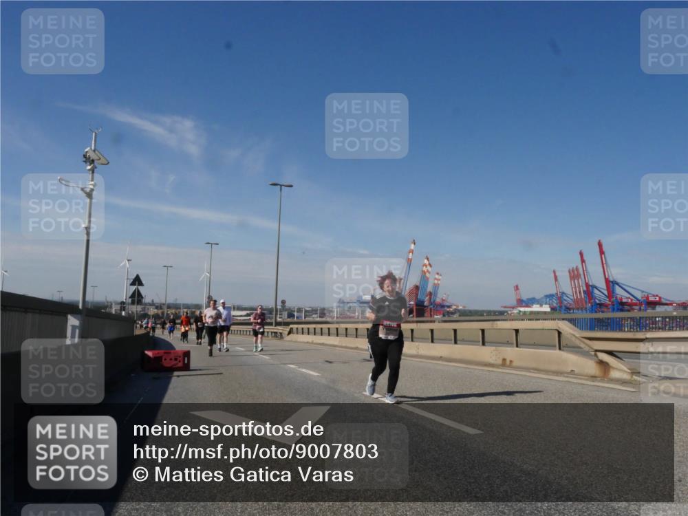 03.10.2025 - Köhlbrandbrückenlauf Matties Gatica Varas http://msf.ph/oto/9007803 03.10.2025 13:03:28 Position 2  meine-sportfotos.de